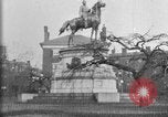 Image des statues de nobles hommes Washington DC USA, 1921, de la seconde 17 séquences d'archives historiques vidéo 65675049991