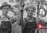 Image Well Drilling farm machinery Kentucky United States USA, 1940, de la seconde 16 séquences d'archives historiques vidéo 65675050012