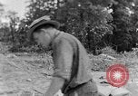 Image concasser des pierres Tennessee United States USA, 1940, de la seconde 29 séquences d'archives historiques vidéo 65675050018