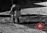 Standbild Afroamerikanische Frauen im ländlichen Süden 1940 Calhoun Alabama USA, 1940, aus Sekunde 13 historischem Filmmaterial Videoclip 65675050032
