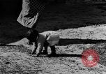 Standbild Afroamerikanische Frauen im ländlichen Süden 1940 Calhoun Alabama USA, 1940, aus Sekunde 18 historischem Filmmaterial Videoclip 65675050032