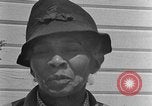 Standbild Afroamerikanische Frauen im ländlichen Süden 1940 Calhoun Alabama USA, 1940, aus Sekunde 22 historischem Filmmaterial Videoclip 65675050032