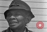 Standbild Afroamerikanische Frauen im ländlichen Süden 1940 Calhoun Alabama USA, 1940, aus Sekunde 23 historischem Filmmaterial Videoclip 65675050032