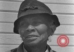 Standbild Afroamerikanische Frauen im ländlichen Süden 1940 Calhoun Alabama USA, 1940, aus Sekunde 30 historischem Filmmaterial Videoclip 65675050032