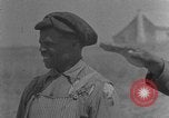 Standbild Afroamerikanische Männer im ländlichen Süden der USA Calhoun Alabama USA, 1940, aus Sekunde 17 historischem Filmmaterial Videoclip 65675050033