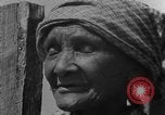 Standbild Afroamerikanische Mädchen im ländlichen Süden Calhoun Alabama USA, 1940, aus Sekunde 1 historischem Filmmaterial Videoclip 65675050034