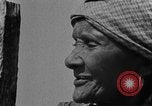Standbild Afroamerikanische Mädchen im ländlichen Süden Calhoun Alabama USA, 1940, aus Sekunde 15 historischem Filmmaterial Videoclip 65675050034