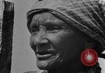 Standbild Afroamerikanische Mädchen im ländlichen Süden Calhoun Alabama USA, 1940, aus Sekunde 22 historischem Filmmaterial Videoclip 65675050034