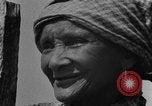 Standbild Afroamerikanische Mädchen im ländlichen Süden Calhoun Alabama USA, 1940, aus Sekunde 23 historischem Filmmaterial Videoclip 65675050034
