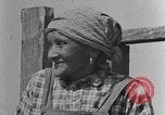 Standbild Afroamerikanische Mädchen im ländlichen Süden Calhoun Alabama USA, 1940, aus Sekunde 33 historischem Filmmaterial Videoclip 65675050034