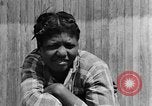 Standbild Afroamerikanische Mädchen im ländlichen Süden Calhoun Alabama USA, 1940, aus Sekunde 38 historischem Filmmaterial Videoclip 65675050034