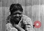 Standbild Afroamerikanische Mädchen im ländlichen Süden Calhoun Alabama USA, 1940, aus Sekunde 43 historischem Filmmaterial Videoclip 65675050034