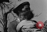 Standbild Afroamerikanische Frauen mit Kindern Calhoun Alabama USA, 1940, aus Sekunde 16 historischem Filmmaterial Videoclip 65675050036