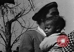 Standbild Afroamerikanische Frauen mit Kindern Calhoun Alabama USA, 1940, aus Sekunde 18 historischem Filmmaterial Videoclip 65675050036
