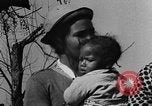 Standbild Afroamerikanische Frauen mit Kindern Calhoun Alabama USA, 1940, aus Sekunde 21 historischem Filmmaterial Videoclip 65675050036