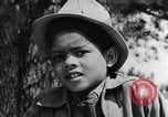 Standbild Afroamerikanischer Junge im ländlichen Süden der USA Calhoun Alabama USA, 1940, aus Sekunde 1 historischem Filmmaterial Videoclip 65675050037