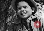 Standbild Afroamerikanischer Junge im ländlichen Süden der USA Calhoun Alabama USA, 1940, aus Sekunde 10 historischem Filmmaterial Videoclip 65675050037