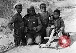 Immagine di Ragazzi afro-americani che giocano nel sud degli Stati Uniti rurali Calhoun Alabama USA, 1940, secondo 6 filmato di repertorio 65675050038