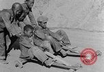 Immagine di Ragazzi afro-americani che giocano nel sud degli Stati Uniti rurali Calhoun Alabama USA, 1940, secondo 20 filmato di repertorio 65675050038