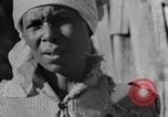 Standbild Afroamerikanische Frau im ländlichen Alabama Calhoun Alabama USA, 1940, aus Sekunde 4 historischem Filmmaterial Videoclip 65675050040