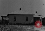 Standbild Wohnungen von Afroamerikanern im ländlichen Süden Calhoun Alabama USA, 1940, aus Sekunde 22 historischem Filmmaterial Videoclip 65675050041
