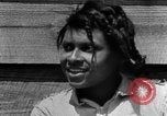 Standbild Afroamerikanische Familie im ländlichen Süden Calhoun Alabama USA, 1940, aus Sekunde 37 historischem Filmmaterial Videoclip 65675050042