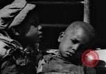 Standbild Afroamerikanische Familie im ländlichen Süden Calhoun Alabama USA, 1940, aus Sekunde 56 historischem Filmmaterial Videoclip 65675050042