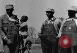 Standbild Afroamerikanische Städte Menschen im ländlichen Süden Calhoun Alabama USA, 1940, aus Sekunde 7 historischem Filmmaterial Videoclip 65675050044