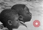 Standbild Afroamerikanische Schulkinder Calhoun Alabama USA, 1940, aus Sekunde 46 historischem Filmmaterial Videoclip 65675050045