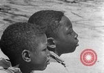 Standbild Afroamerikanische Schulkinder Calhoun Alabama USA, 1940, aus Sekunde 47 historischem Filmmaterial Videoclip 65675050045