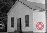 Standbild Afroamerikanische Kinder basteln Calhoun Alabama USA, 1940, aus Sekunde 5 historischem Filmmaterial Videoclip 65675050046