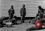 Standbild Afroamerikanische Kinder basteln Calhoun Alabama USA, 1940, aus Sekunde 11 historischem Filmmaterial Videoclip 65675050046