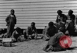 Standbild Afroamerikanische Kinder basteln Calhoun Alabama USA, 1940, aus Sekunde 13 historischem Filmmaterial Videoclip 65675050046
