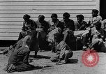 Standbild Afroamerikanische Kinder basteln Calhoun Alabama USA, 1940, aus Sekunde 18 historischem Filmmaterial Videoclip 65675050046