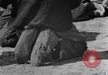 Standbild Afroamerikanische Kinder basteln Calhoun Alabama USA, 1940, aus Sekunde 53 historischem Filmmaterial Videoclip 65675050046