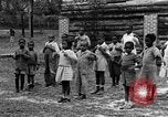 Standbild Afroamerikanische Kinder die Calisthenics machen Calhoun Alabama USA, 1940, aus Sekunde 4 historischem Filmmaterial Videoclip 65675050047
