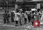 Standbild Afroamerikanische Kinder die Calisthenics machen Calhoun Alabama USA, 1940, aus Sekunde 5 historischem Filmmaterial Videoclip 65675050047