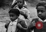 Standbild Afroamerikanische Kinder die Calisthenics machen Calhoun Alabama USA, 1940, aus Sekunde 16 historischem Filmmaterial Videoclip 65675050047