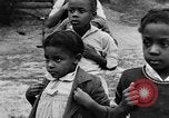 Standbild Afroamerikanische Kinder die Calisthenics machen Calhoun Alabama USA, 1940, aus Sekunde 18 historischem Filmmaterial Videoclip 65675050047
