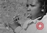 Standbild Afroamerikanische Kinderband Calhoun Alabama USA, 1940, aus Sekunde 8 historischem Filmmaterial Videoclip 65675050048