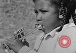 Standbild Afroamerikanische Kinderband Calhoun Alabama USA, 1940, aus Sekunde 9 historischem Filmmaterial Videoclip 65675050048