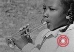 Standbild Afroamerikanische Kinderband Calhoun Alabama USA, 1940, aus Sekunde 10 historischem Filmmaterial Videoclip 65675050048