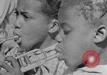 Standbild Afroamerikanische Kinderband Calhoun Alabama USA, 1940, aus Sekunde 14 historischem Filmmaterial Videoclip 65675050048