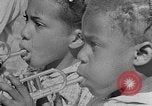 Standbild Afroamerikanische Kinderband Calhoun Alabama USA, 1940, aus Sekunde 17 historischem Filmmaterial Videoclip 65675050048