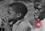 Standbild Afroamerikanische Kinderband Calhoun Alabama USA, 1940, aus Sekunde 39 historischem Filmmaterial Videoclip 65675050048