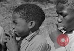 Standbild Afroamerikanische Kinderband Calhoun Alabama USA, 1940, aus Sekunde 41 historischem Filmmaterial Videoclip 65675050048