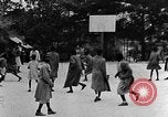 Standbild Afroamerikanische Kinder spielen Calhoun Alabama USA, 1940, aus Sekunde 7 historischem Filmmaterial Videoclip 65675050051