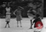 Standbild Afroamerikanische Kinder spielen Calhoun Alabama USA, 1940, aus Sekunde 13 historischem Filmmaterial Videoclip 65675050051