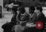 Standbild Afroamerikanische Kinder spielen Calhoun Alabama USA, 1940, aus Sekunde 23 historischem Filmmaterial Videoclip 65675050051