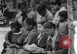 Standbild Afroamerikanische Kinder spielen Calhoun Alabama USA, 1940, aus Sekunde 44 historischem Filmmaterial Videoclip 65675050051